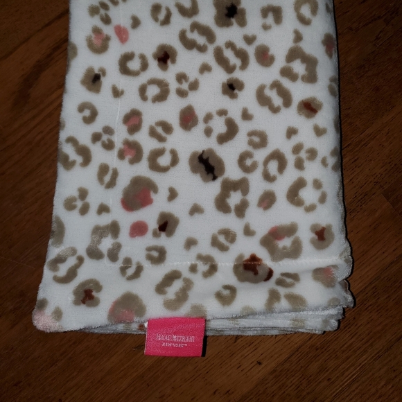 Isaac Mizrahi Animal Print Fleece Blanket - Picture 4 of 9